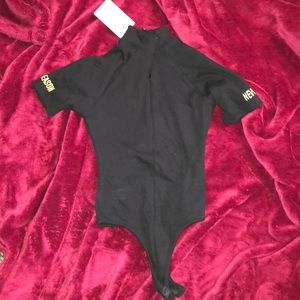 Misguided High neck zip front sleeve bodysuit